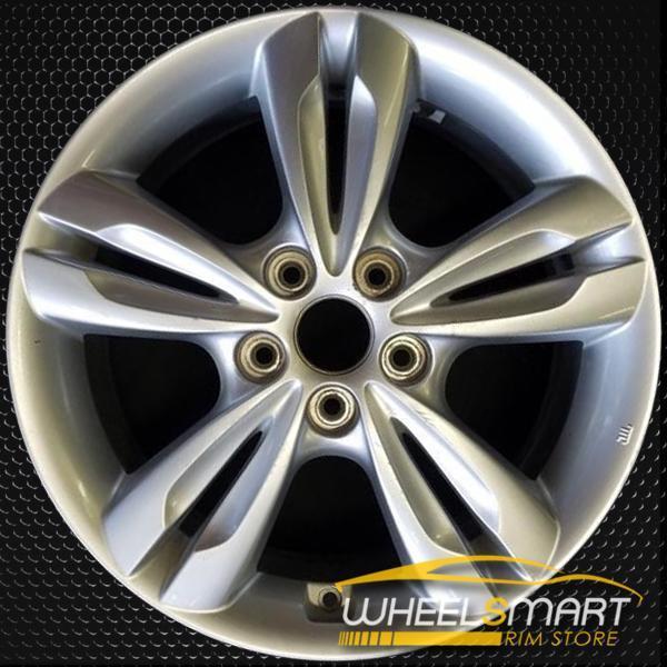 17x6.5 inch Hyundai Tucson rim ALY70794. Silver OEMwheels.forsale 529102S210